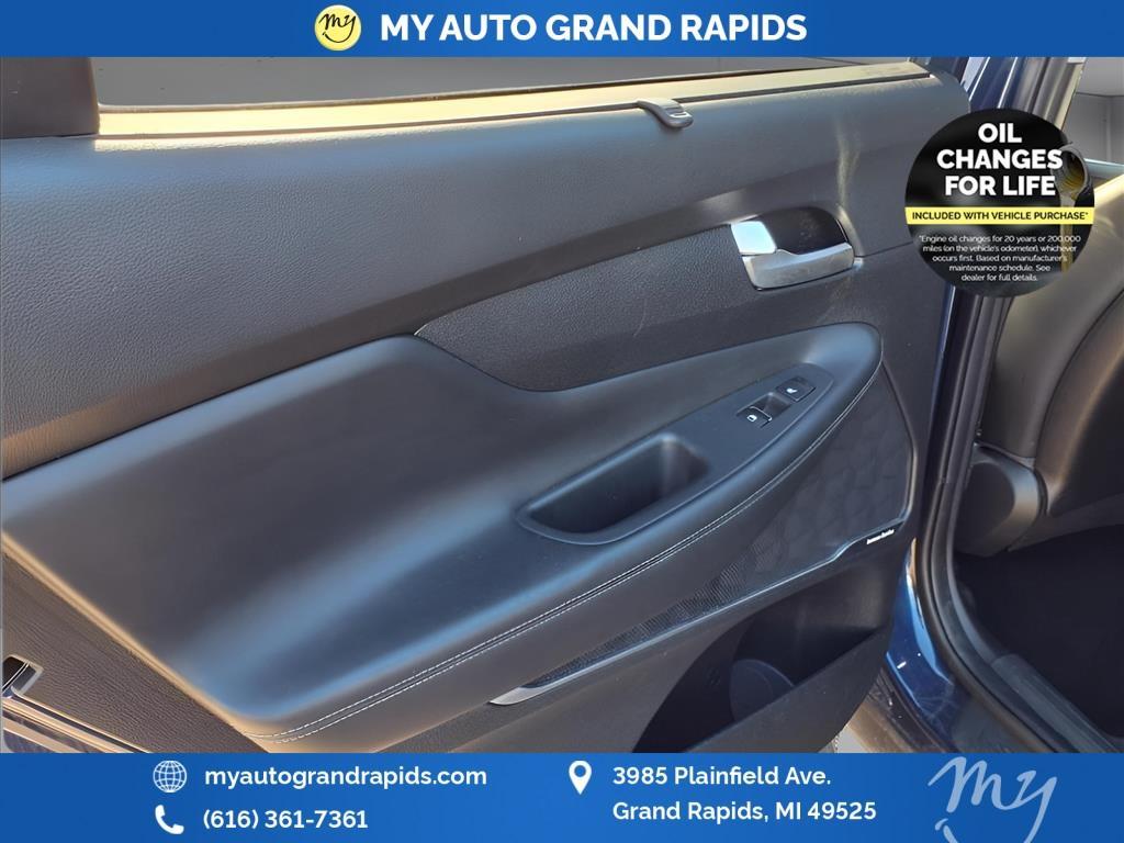 used 2023 Hyundai Santa Fe car, priced at $25,490
