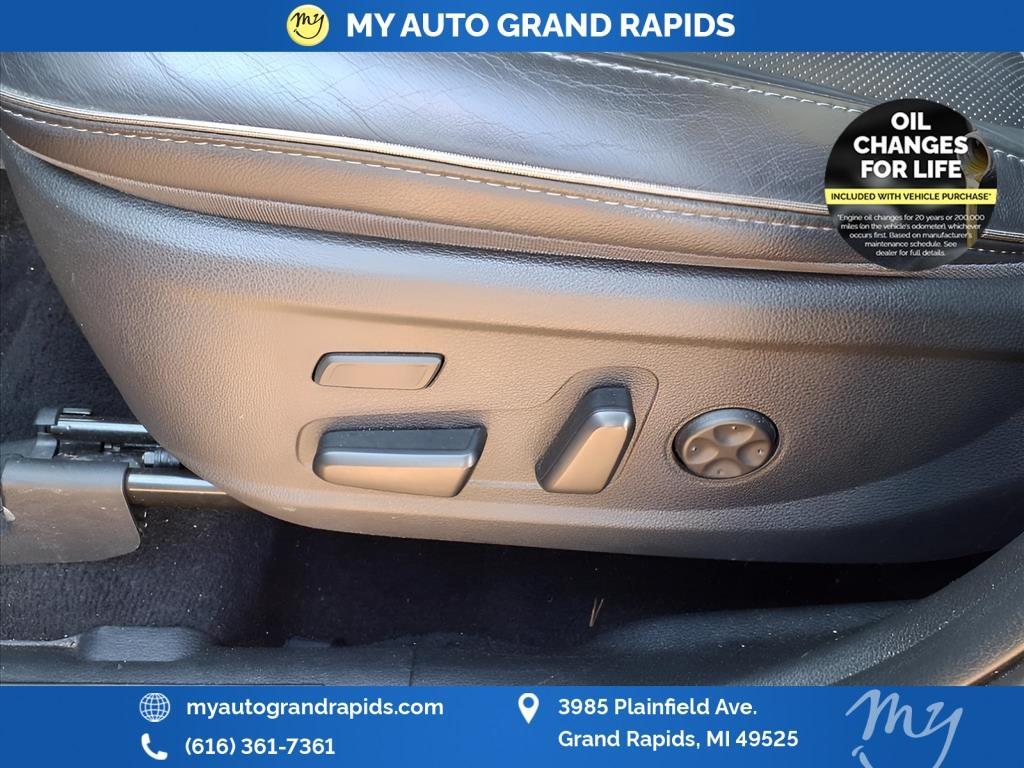 used 2023 Hyundai Santa Fe car, priced at $25,490