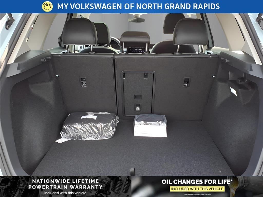 new 2025 Volkswagen Taos car