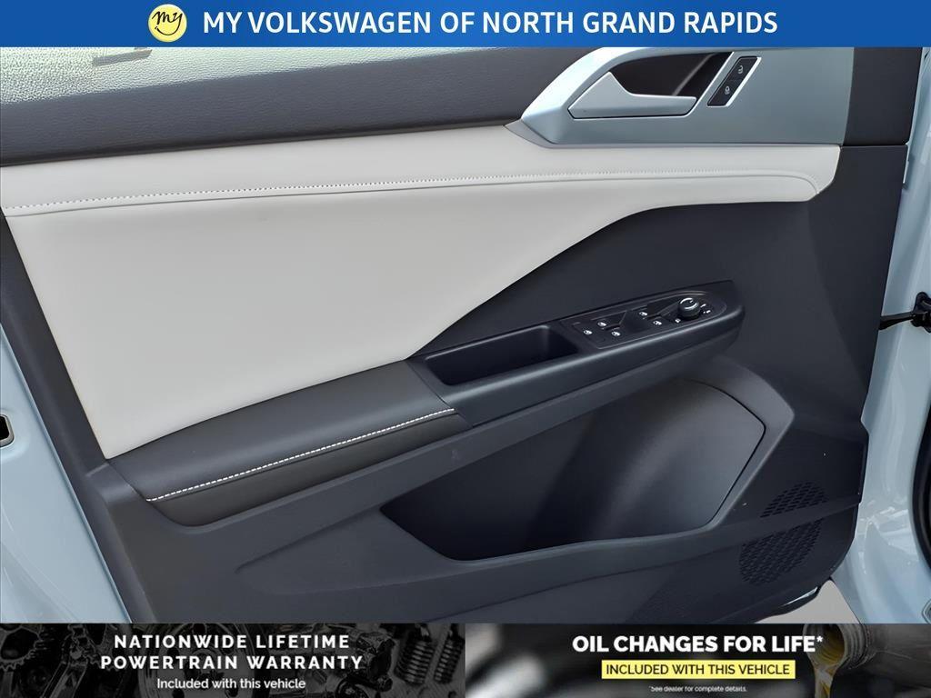new 2025 Volkswagen Taos car