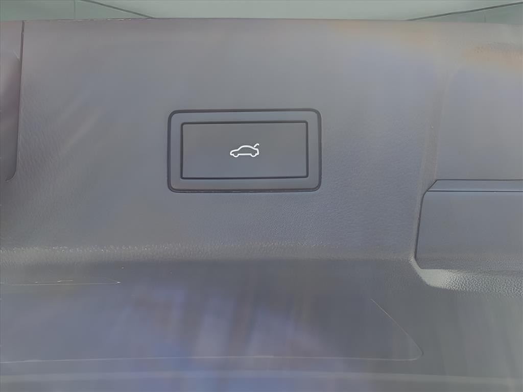 new 2025 Volkswagen Atlas car, priced at $46,308