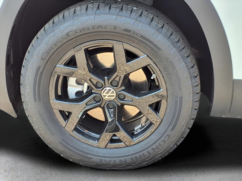 new 2025 Volkswagen Atlas car, priced at $46,308
