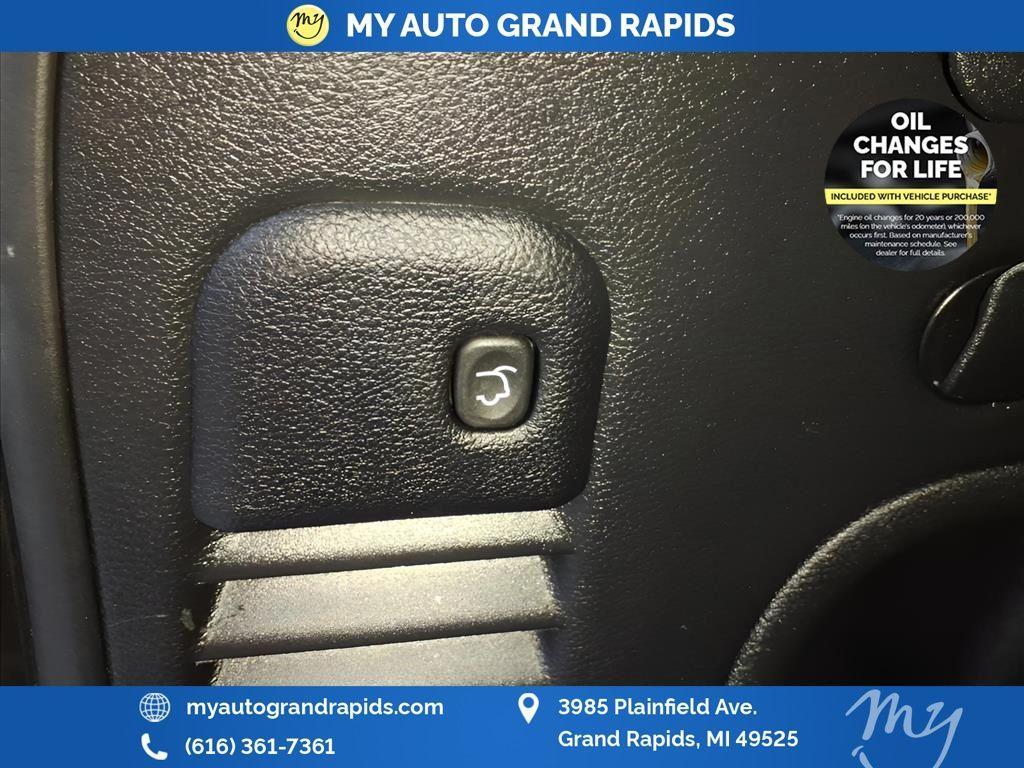 used 2021 Jeep Grand Cherokee car, priced at $22,784