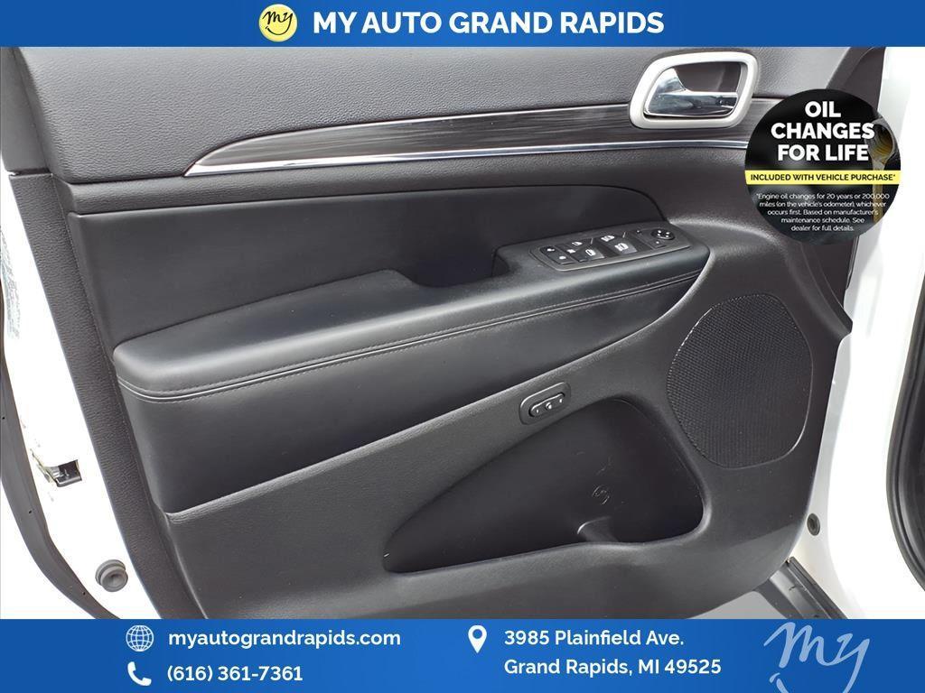 used 2021 Jeep Grand Cherokee car, priced at $22,784