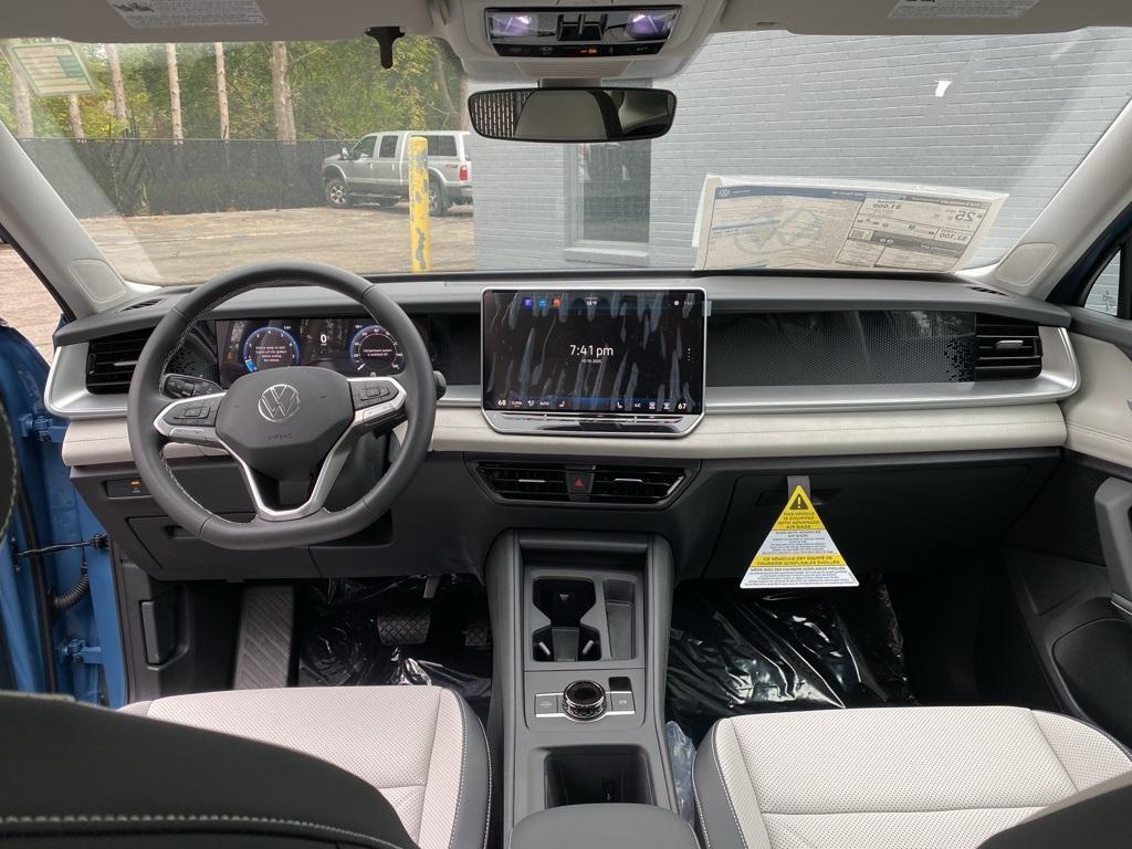 new 2025 Volkswagen Tiguan car, priced at $36,826