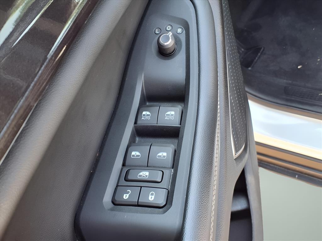 used 2022 Jeep Grand Cherokee car, priced at $31,819