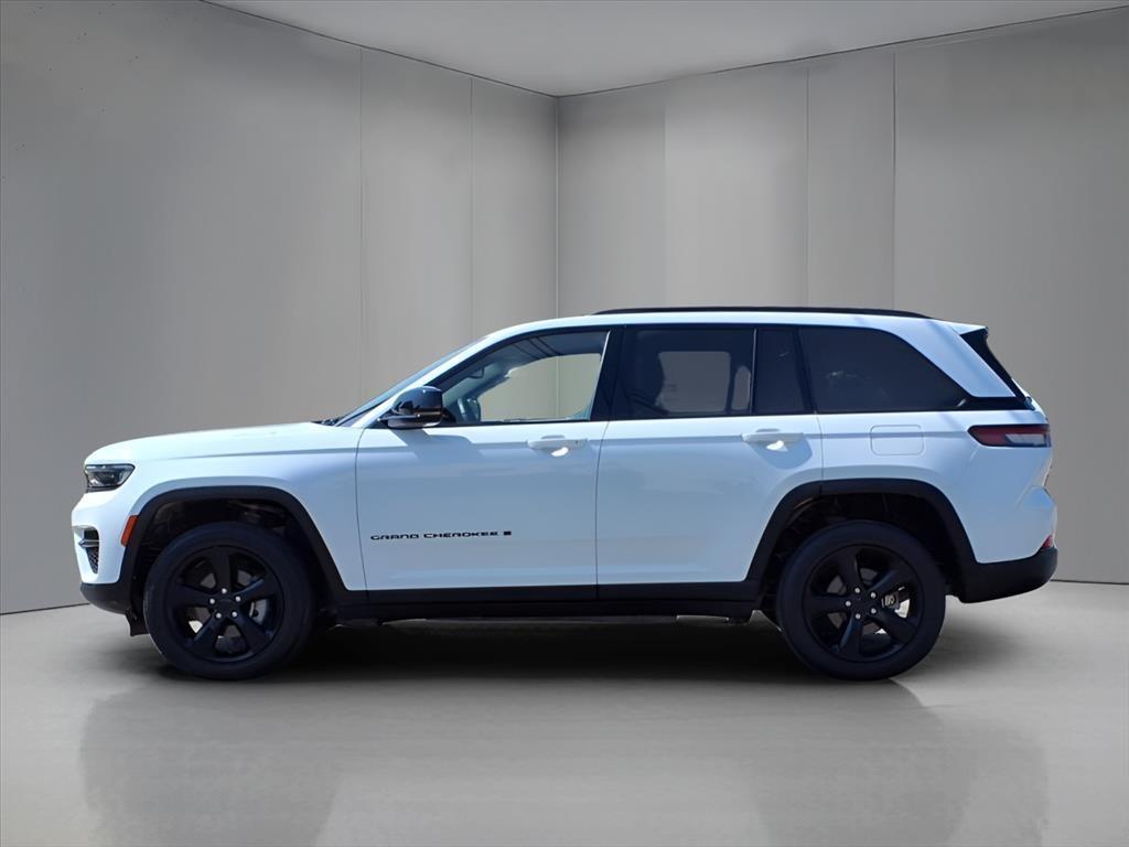 used 2022 Jeep Grand Cherokee car, priced at $31,819