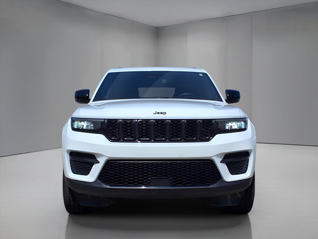 used 2022 Jeep Grand Cherokee car, priced at $31,819