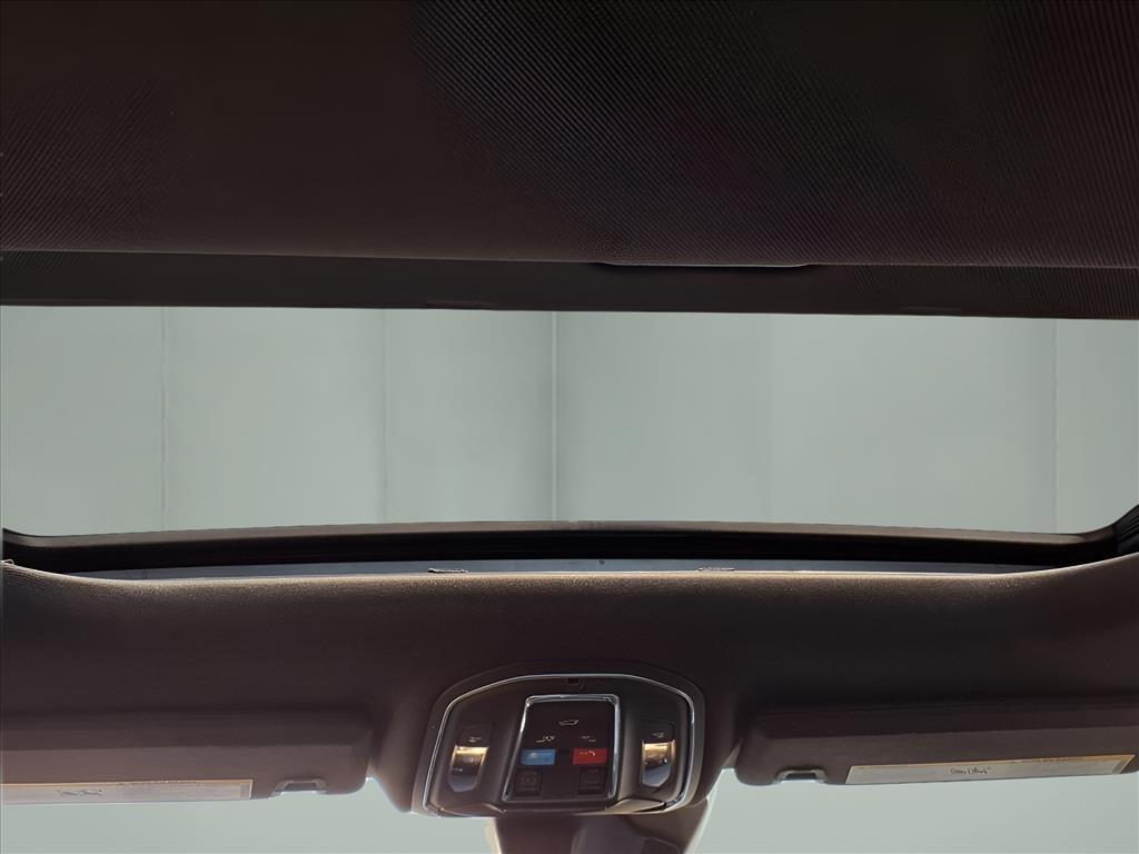 used 2022 Jeep Grand Cherokee car, priced at $31,819