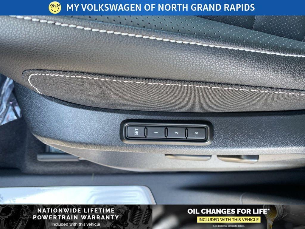 new 2026 Volkswagen Atlas Cross Sport car, priced at $52,421