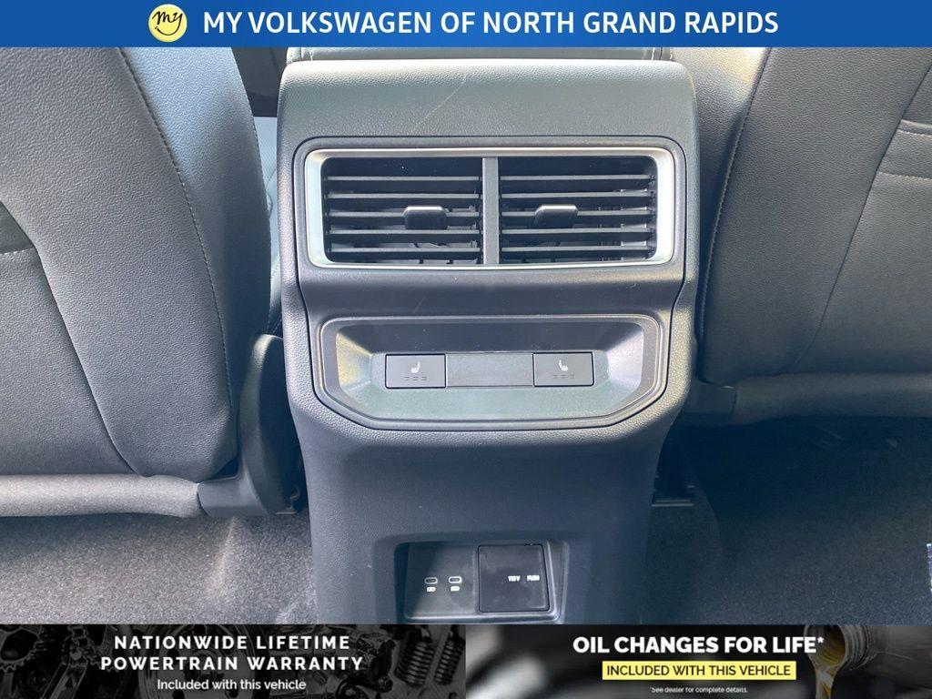 new 2026 Volkswagen Atlas Cross Sport car, priced at $52,421