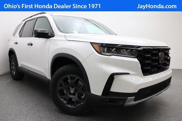 new 2025 Honda Pilot car, priced at $48,719