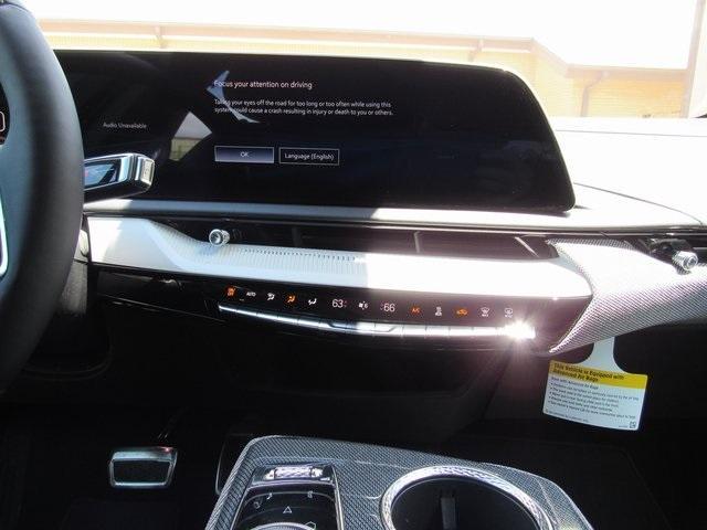 new 2025 Cadillac OPTIQ car