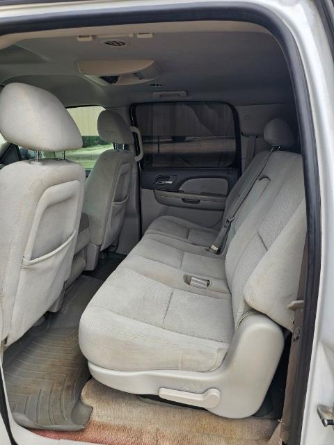 used 2007 Chevrolet Suburban car, priced at $12,995