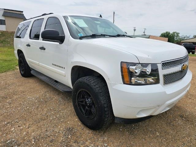 used 2007 Chevrolet Suburban car, priced at $12,995