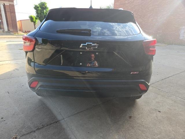 new 2025 Chevrolet Trax car, priced at $25,895
