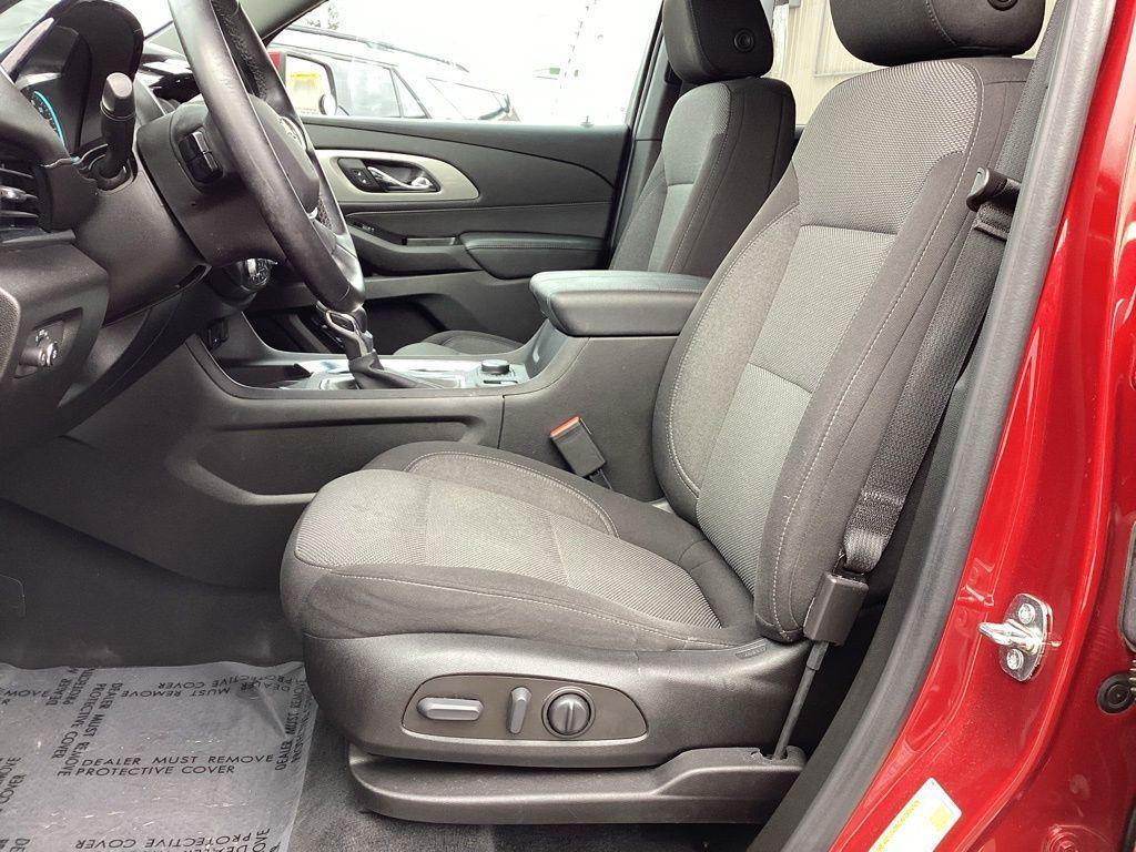 used 2023 Chevrolet Traverse car, priced at $28,967