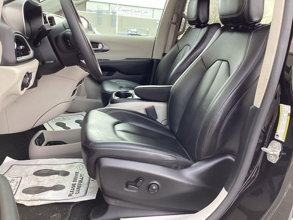 used 2024 Chrysler Pacifica car, priced at $29,961