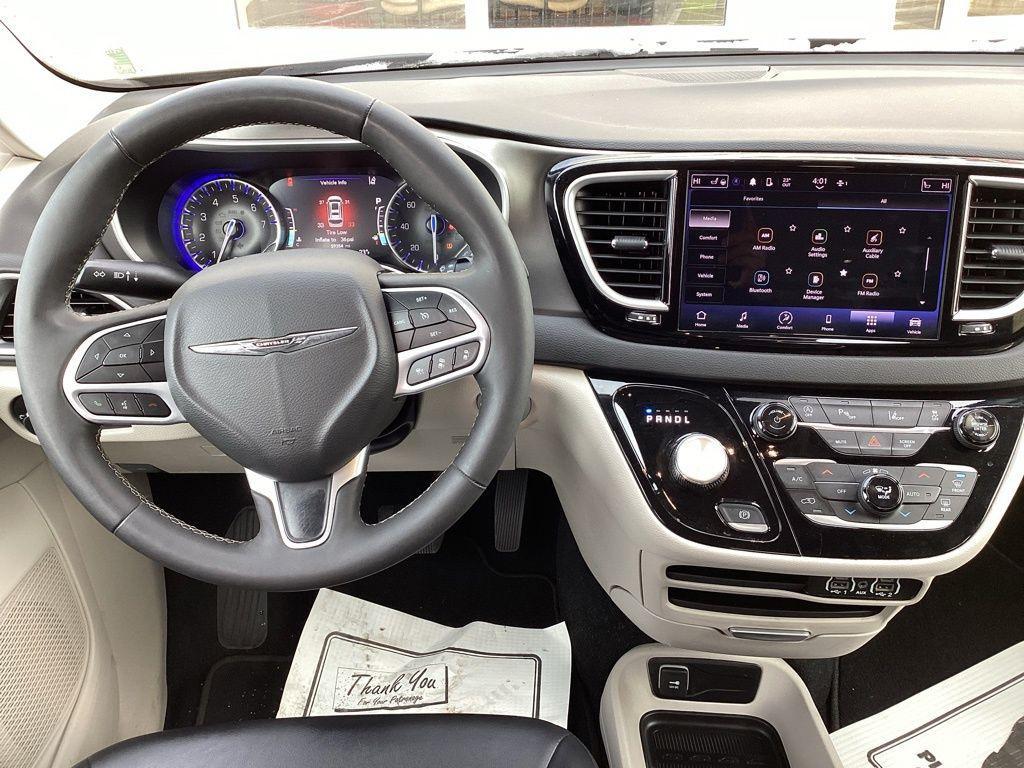 used 2024 Chrysler Pacifica car, priced at $29,961