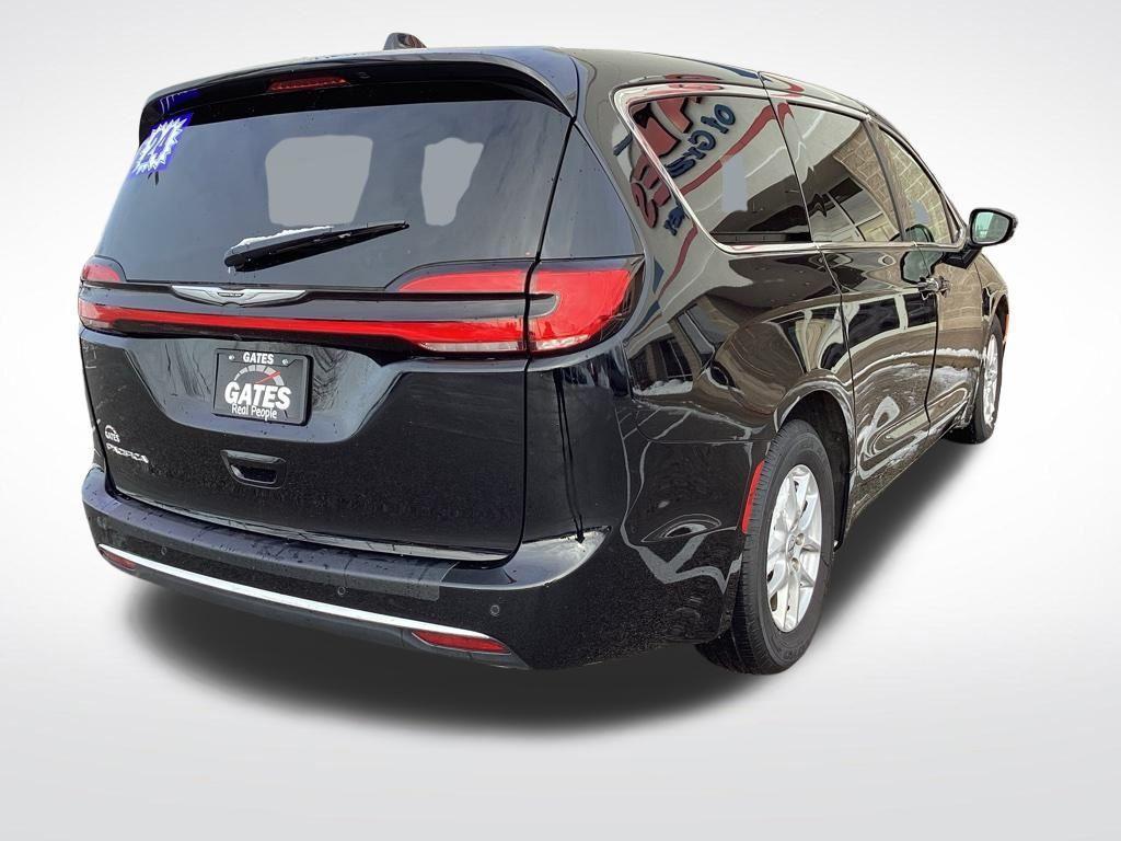 used 2024 Chrysler Pacifica car, priced at $29,961