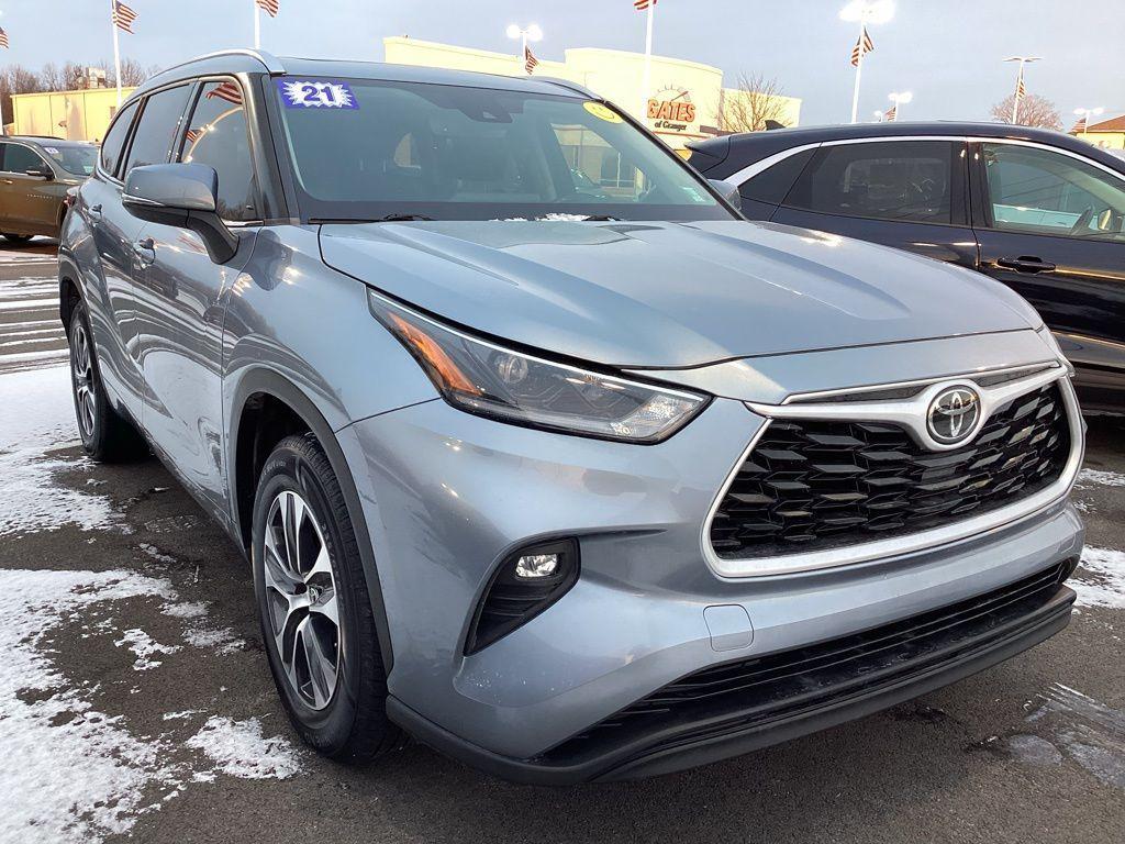 used 2021 Toyota Highlander car, priced at $33,632