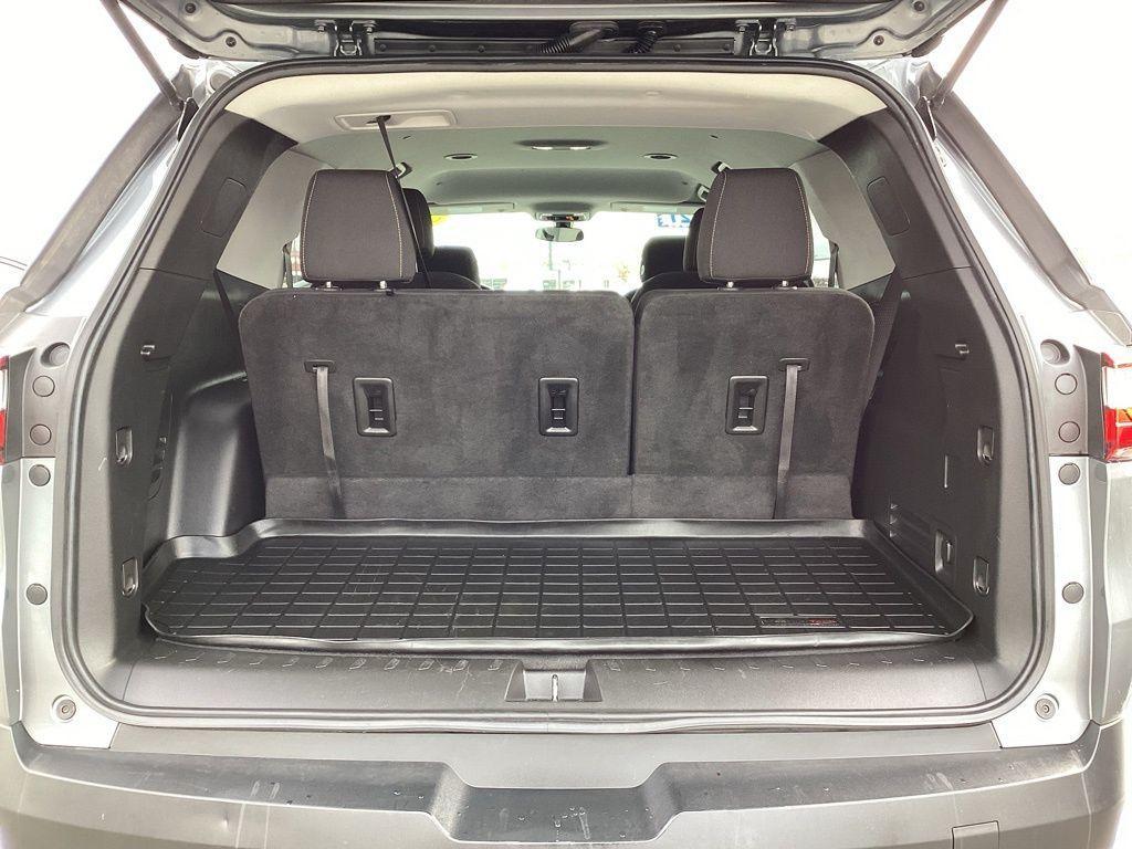 used 2021 Chevrolet Traverse car, priced at $27,506