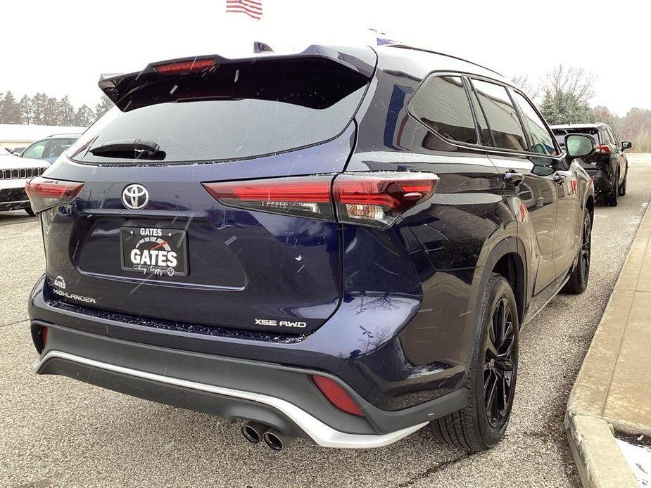 used 2024 Toyota Highlander car, priced at $43,911