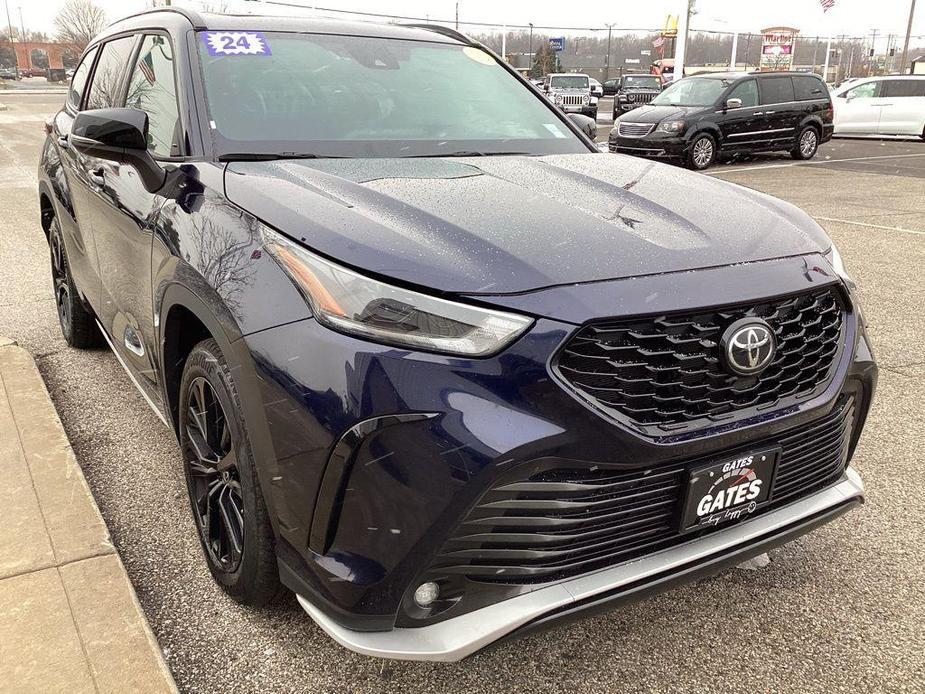 used 2024 Toyota Highlander car, priced at $43,911