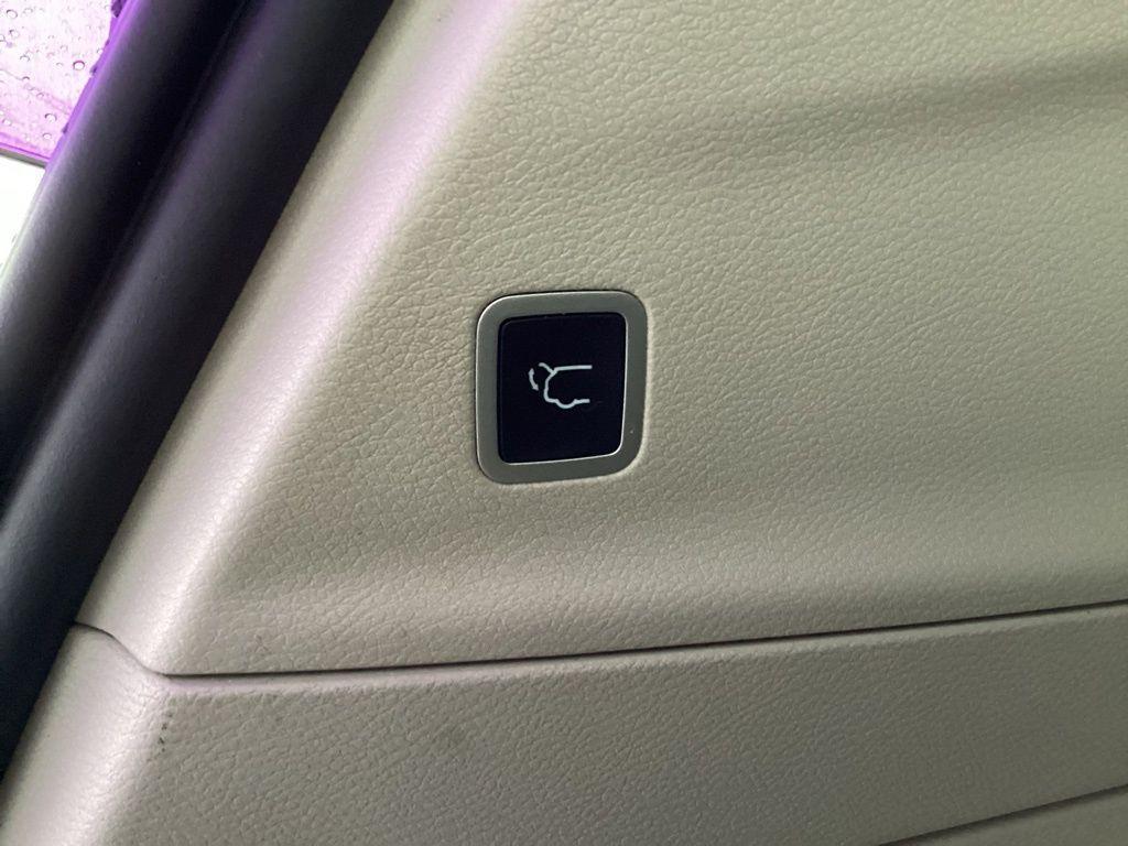 used 2023 Chrysler Pacifica car, priced at $21,551