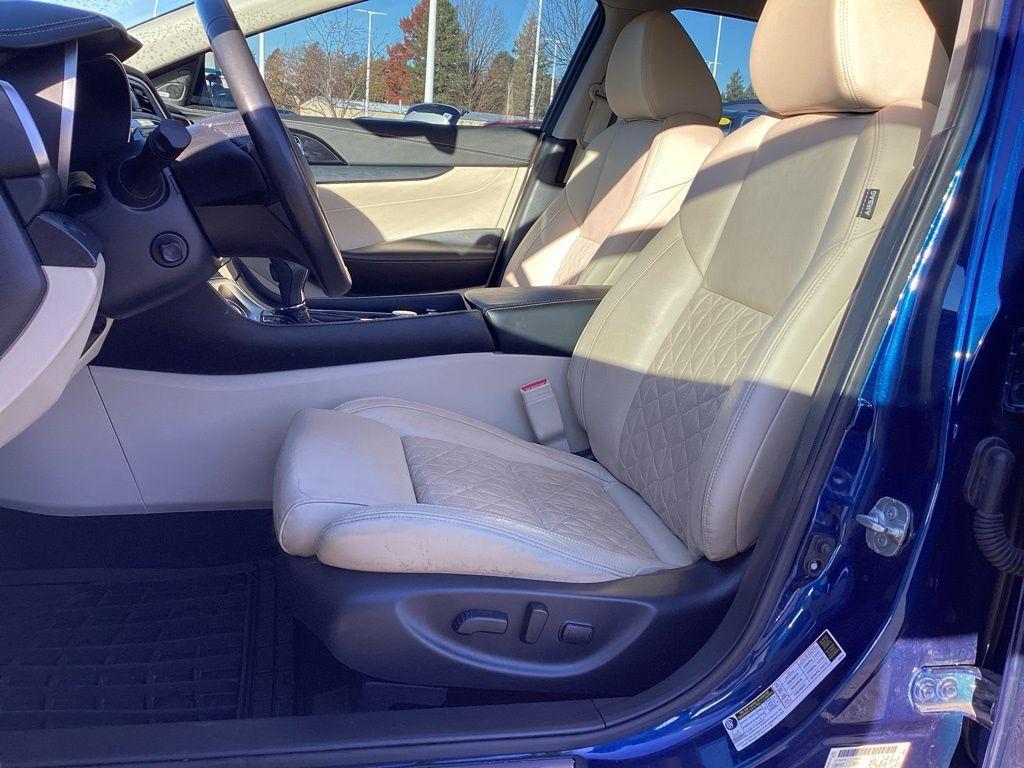 used 2022 Nissan Maxima car, priced at $28,957