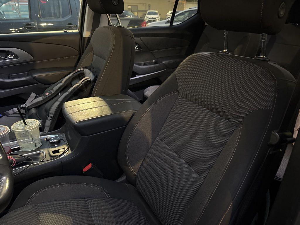 used 2021 Chevrolet Traverse car, priced at $20,331