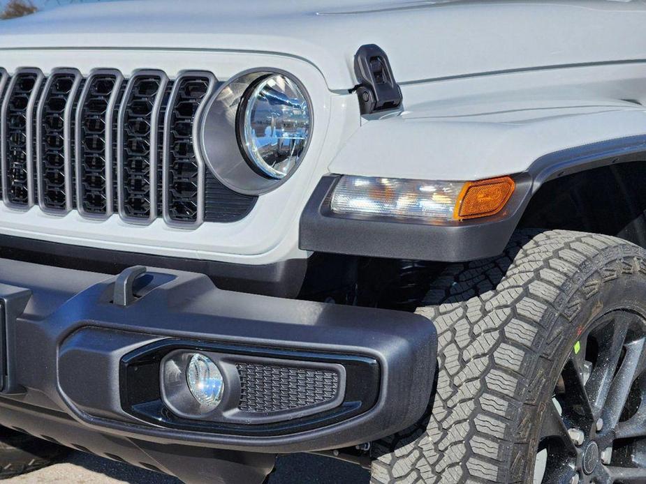 new 2025 Jeep Gladiator car, priced at $42,585