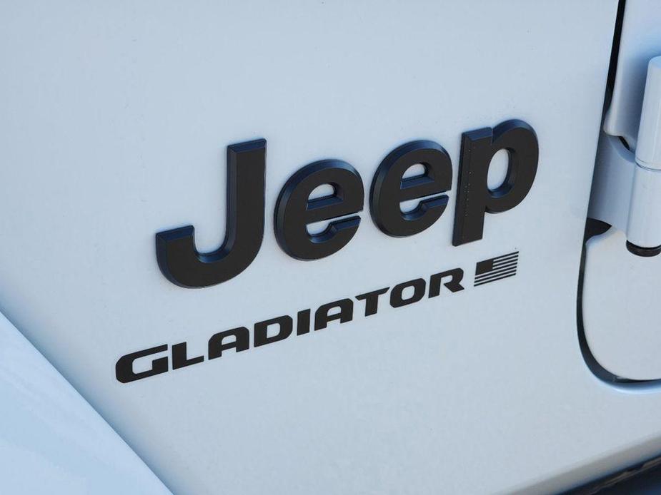 new 2025 Jeep Gladiator car, priced at $42,585