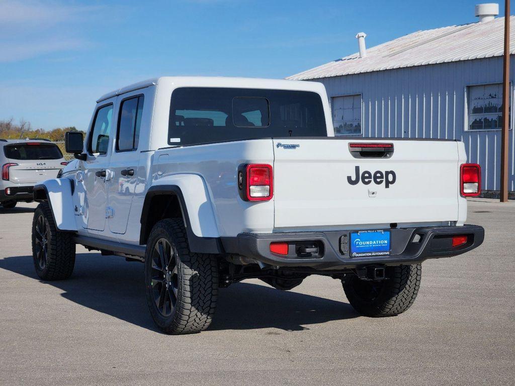 new 2025 Jeep Gladiator car, priced at $42,585