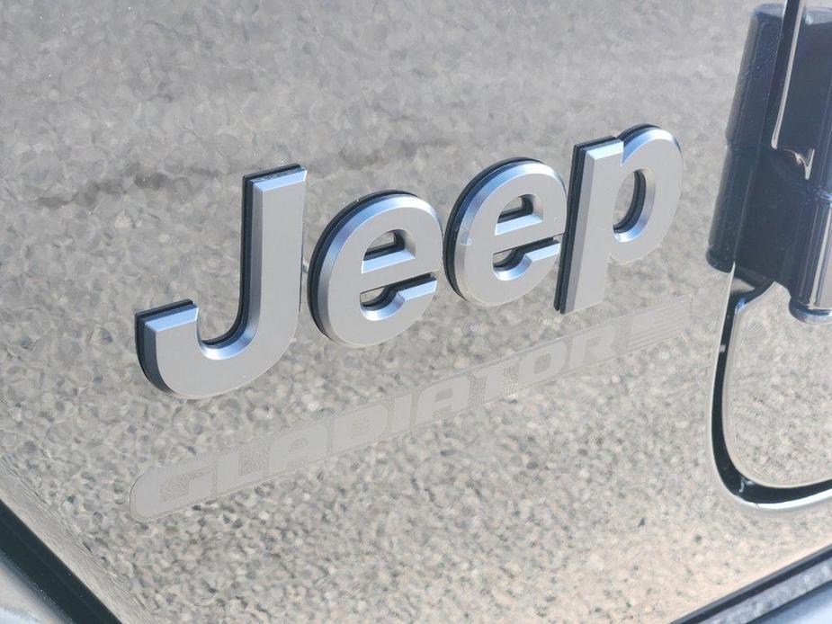 new 2025 Jeep Gladiator car, priced at $43,585