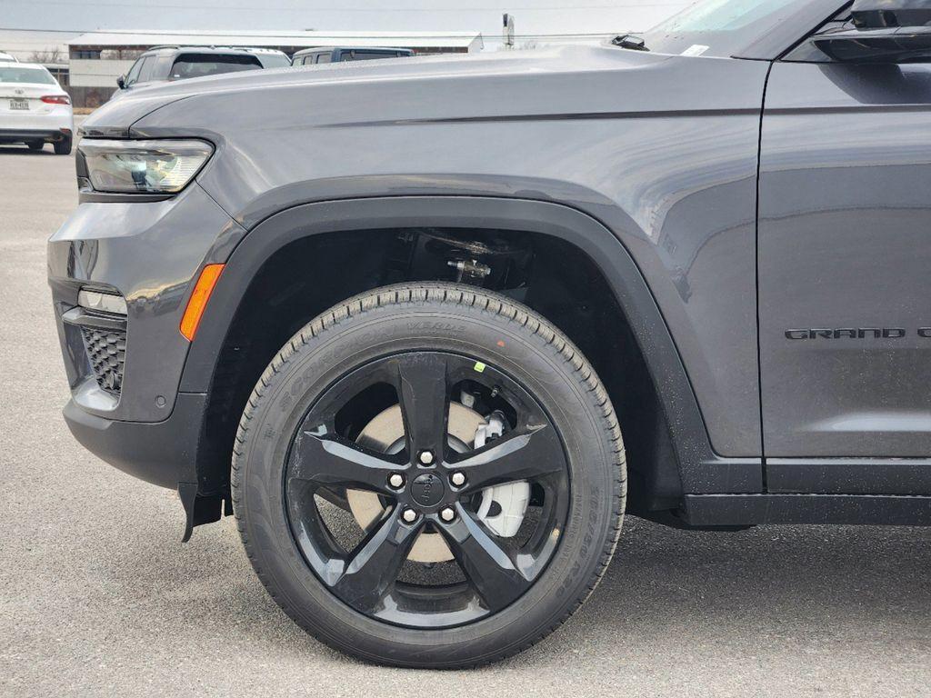 new 2025 Jeep Grand Cherokee car, priced at $50,385