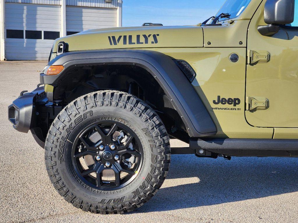 new 2025 Jeep Wrangler car, priced at $47,461