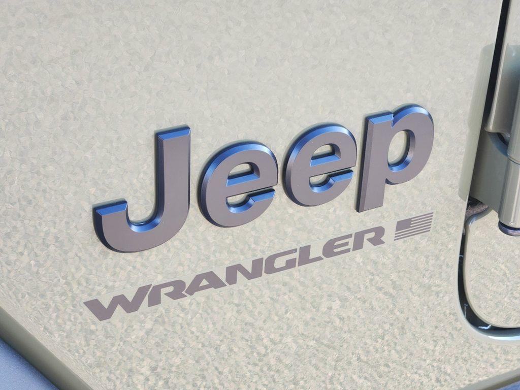 new 2025 Jeep Wrangler car, priced at $47,461