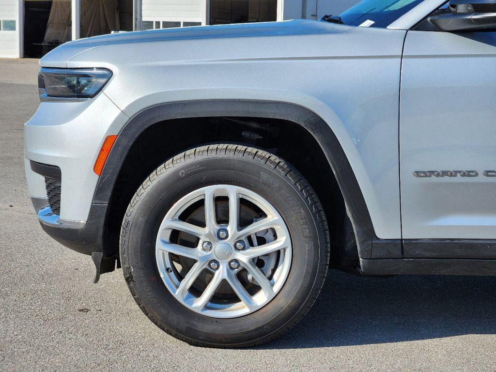 new 2024 Jeep Grand Cherokee L car, priced at $32,500