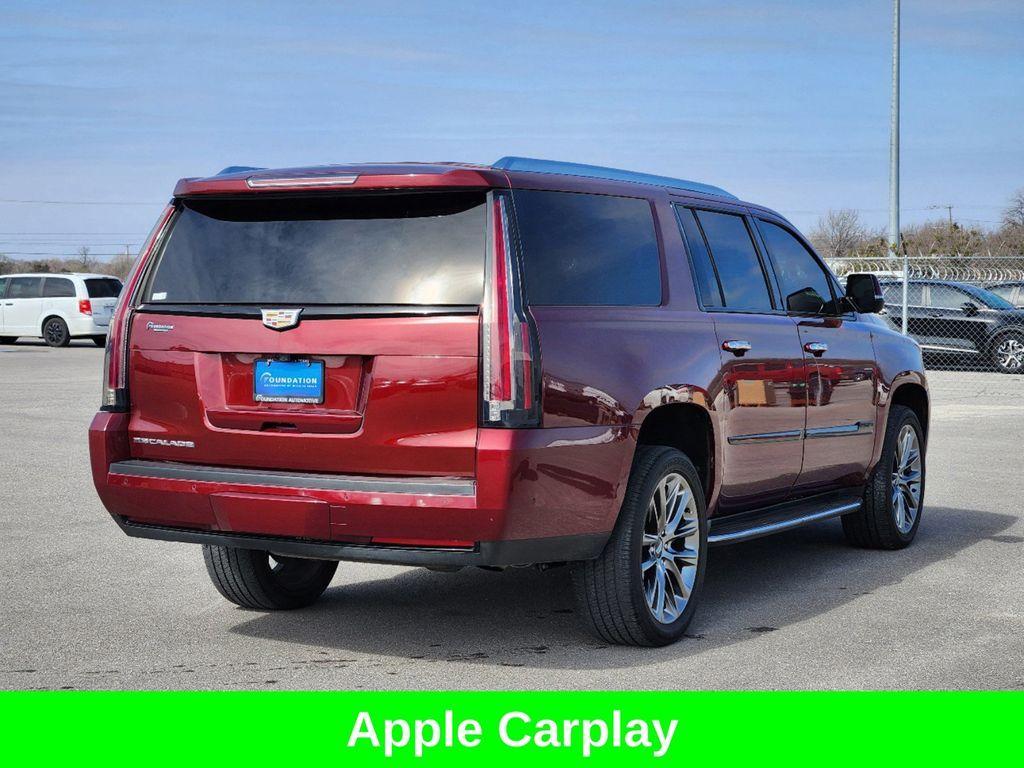 used 2020 Cadillac Escalade ESV car, priced at $39,999