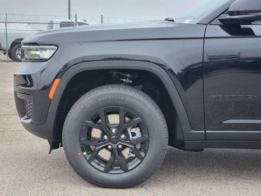 new 2025 Jeep Grand Cherokee L car, priced at $40,877