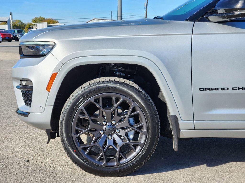 new 2025 Jeep Grand Cherokee car, priced at $71,246