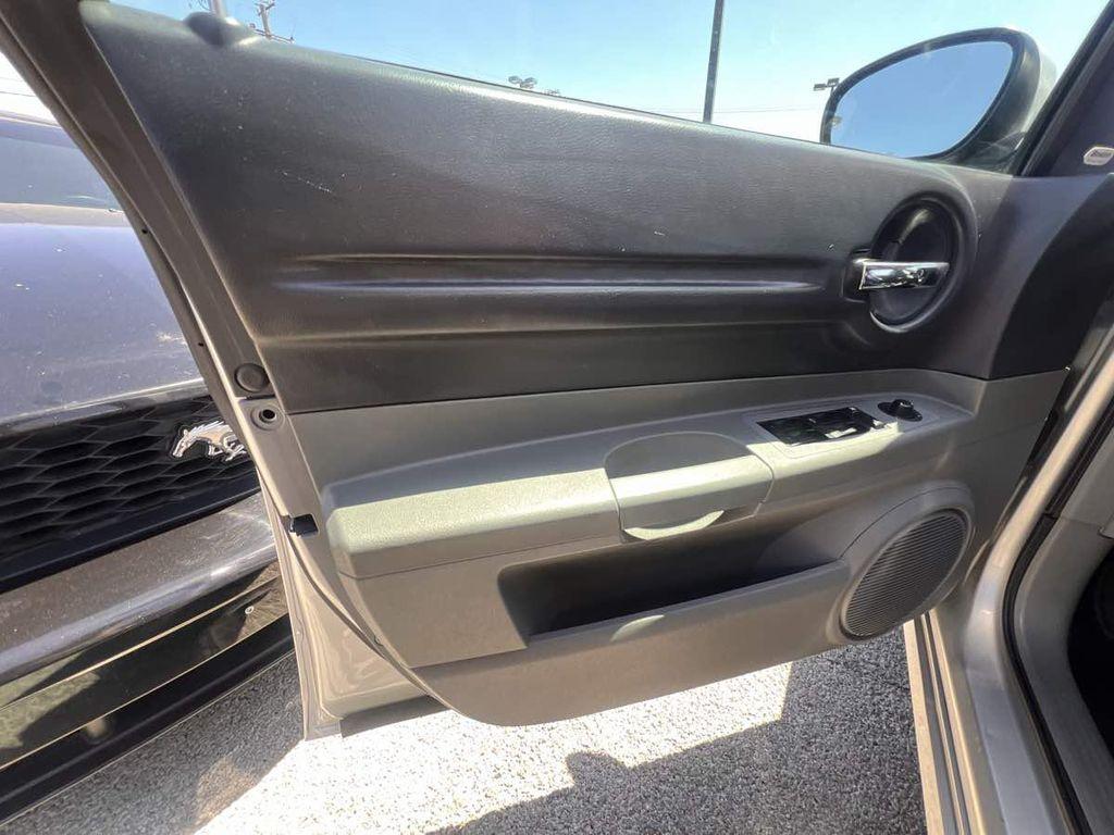 used 2005 Dodge Magnum car, priced at $4,450