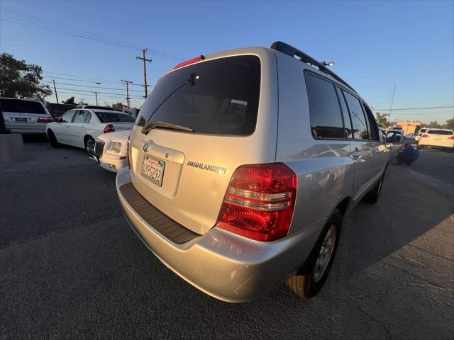 used 2002 Toyota Highlander car, priced at $4,500