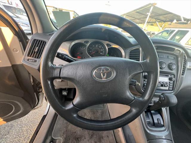 used 2002 Toyota Highlander car, priced at $4,500