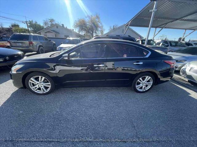 used 2013 Nissan Altima car, priced at $7,399