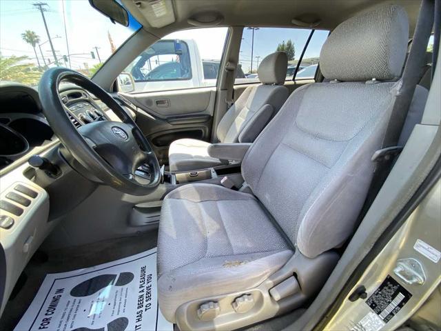 used 2003 Toyota Highlander car, priced at $5,499