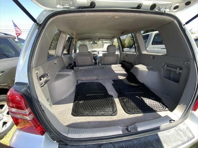 used 2003 Toyota Highlander car, priced at $5,499