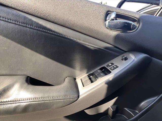used 2010 Nissan Altima Hybrid car, priced at $5,250