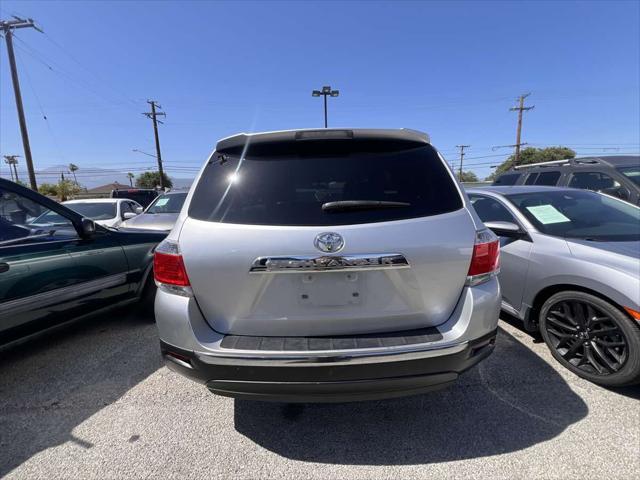 used 2013 Toyota Highlander car, priced at $9,950